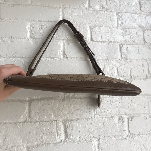 Dooney & Bourke Signature Bag - Picture 7 of 8